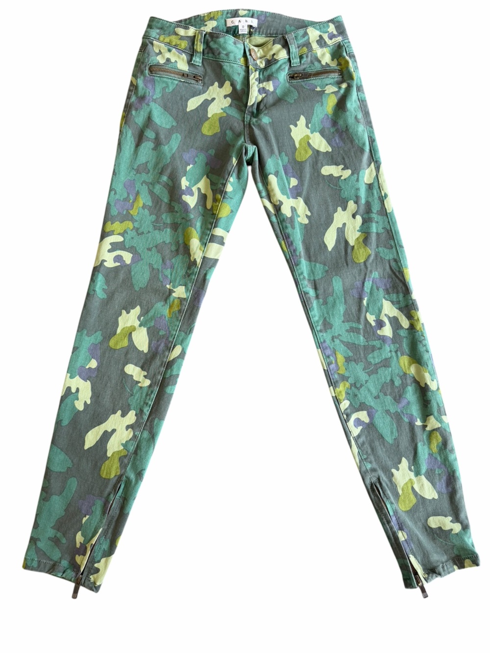 CAbi Camo Skinny Ankle Pants Women’s Size 0 Zip Ankle Stretch Crop Pants - Picture 1 of 11